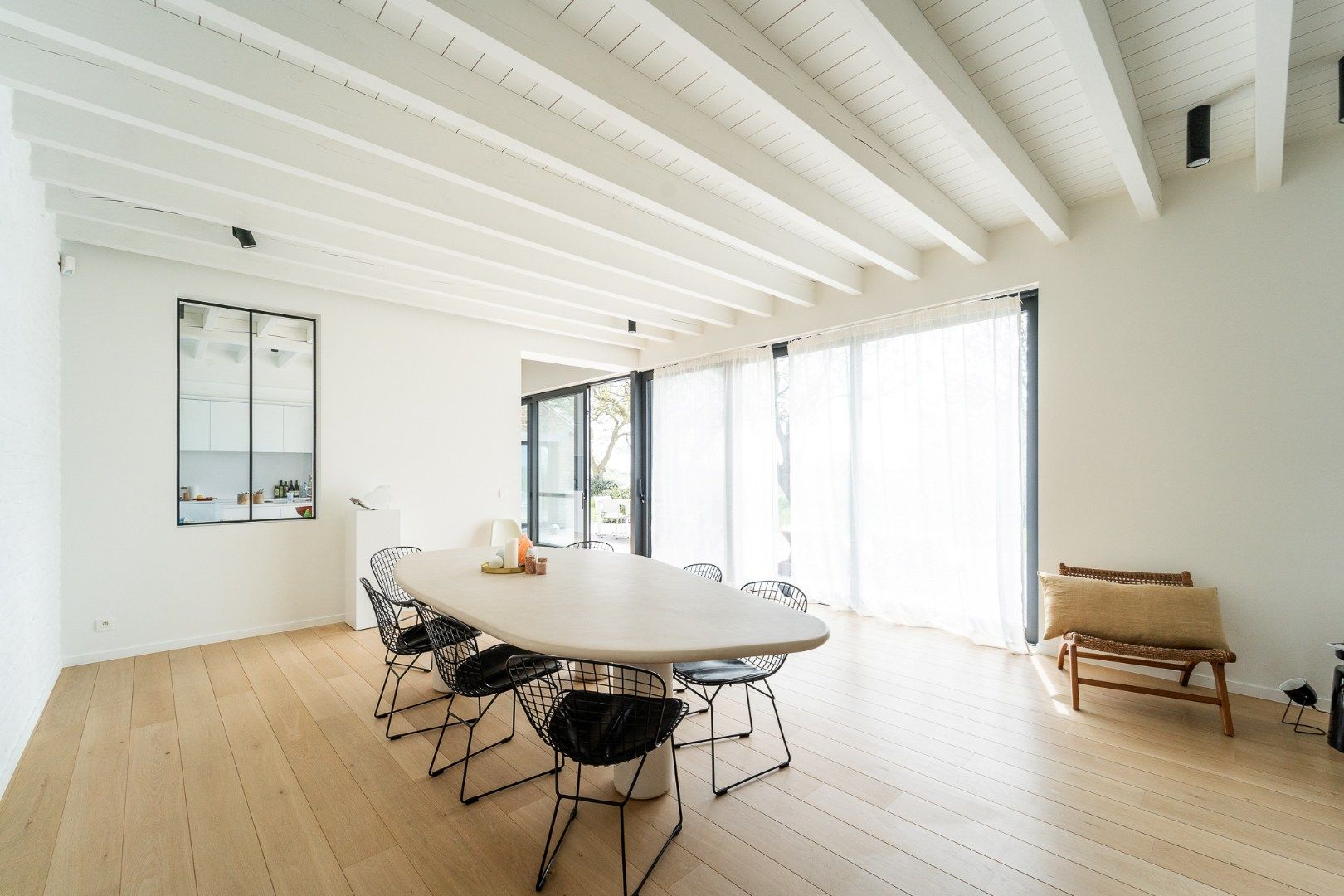 Prachtig gerenoveerde hoeve met panoramisch zicht over de polders foto 6