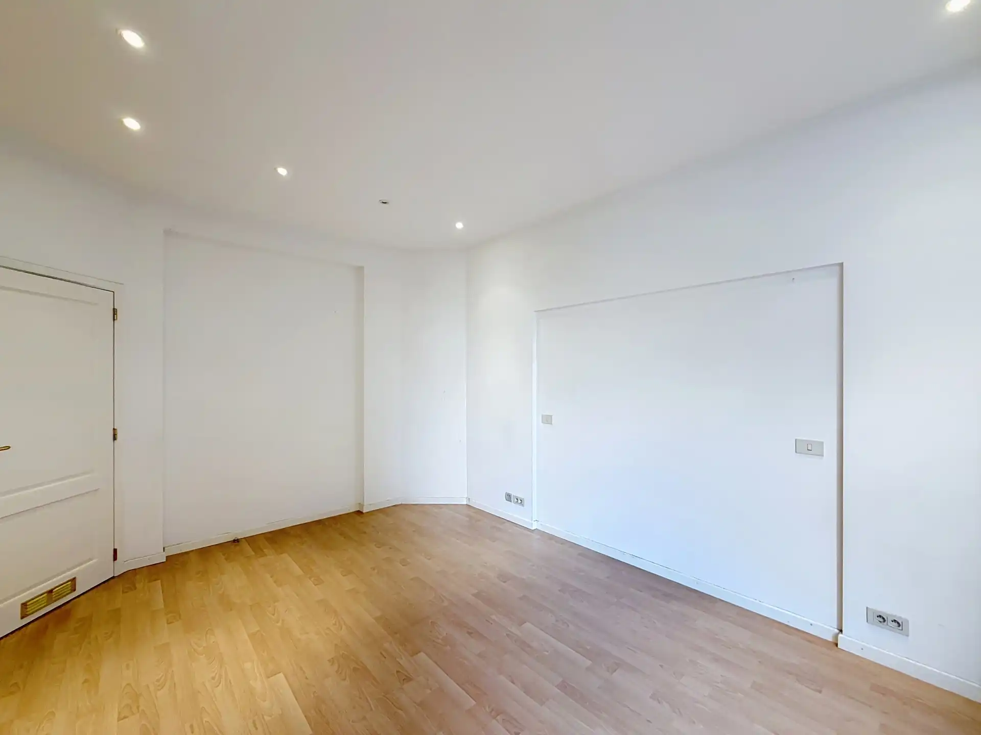Appartement met 1 slaapkamer + parkeerplaats foto 9
