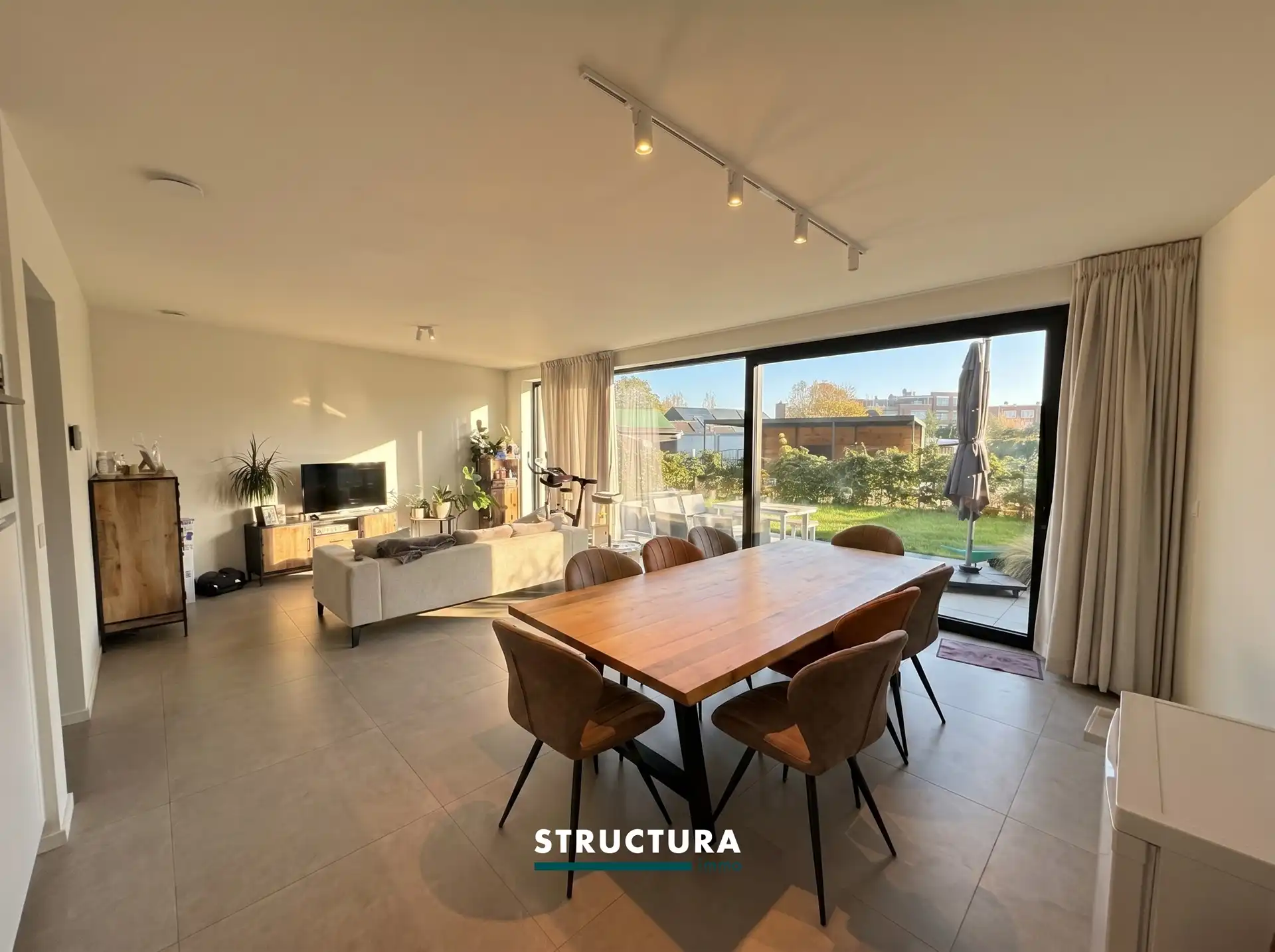Gelijksvloer appartement met tuin en staanplaats  foto 3