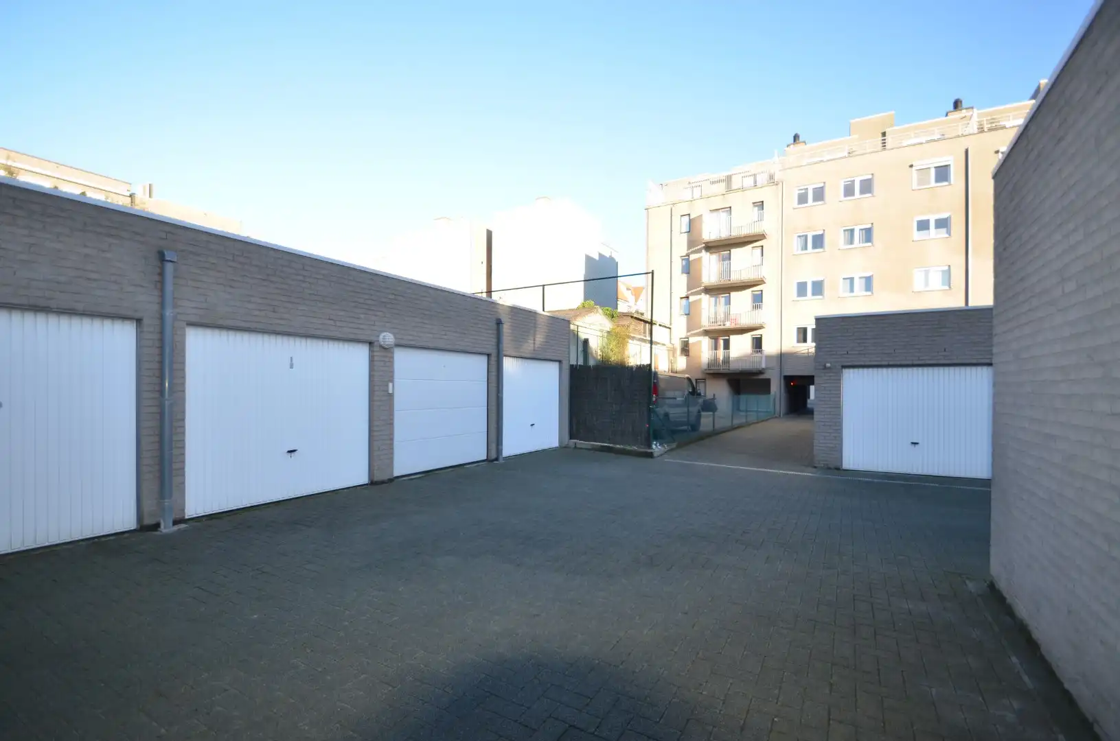 Vlot inrijdbare garagebox op het gelijkvloers foto 8