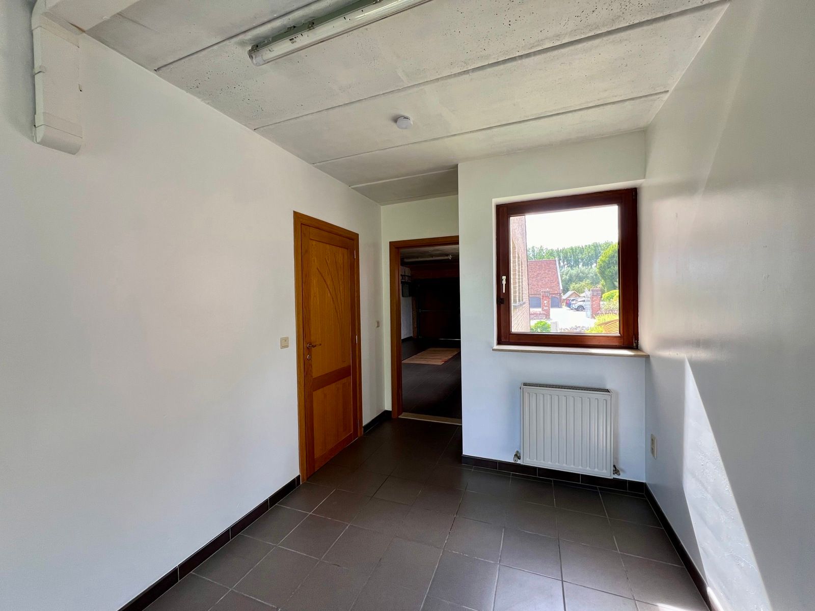 Ruime lichtrijke woning te huur foto 18