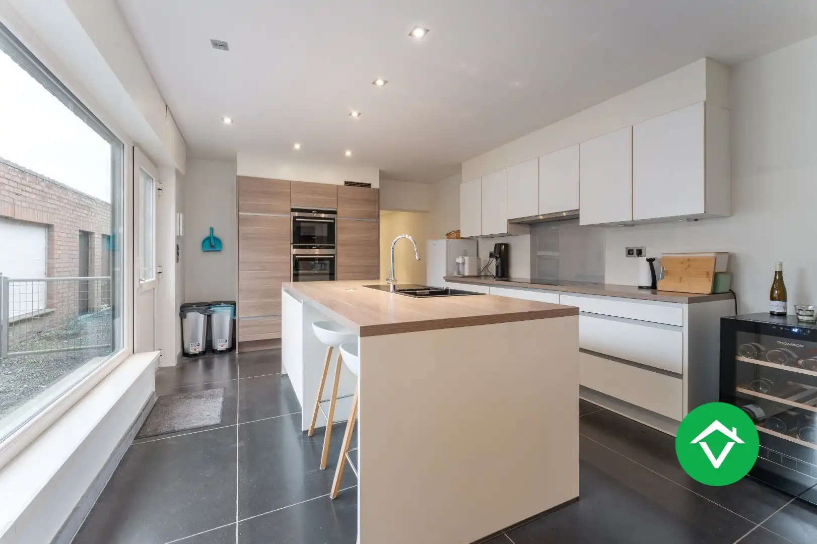 Instapklare woning met 2 slaapkamers en zicht op de groene velden te Eernegem foto 10