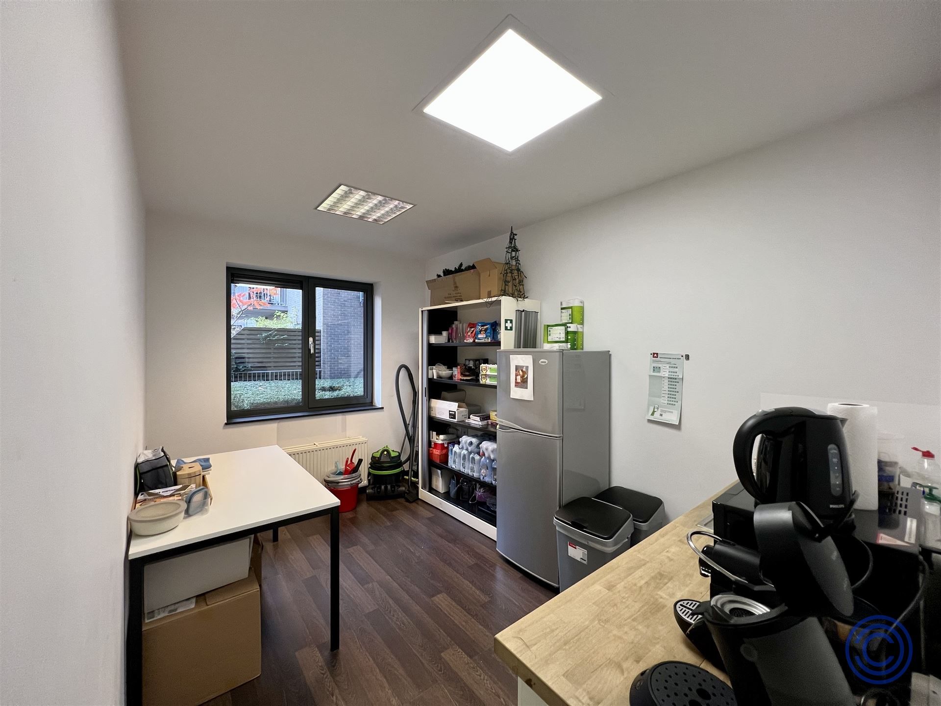 Perfect onderhouden, verhuurd kantoor met 5,4% netto rendement! foto 8