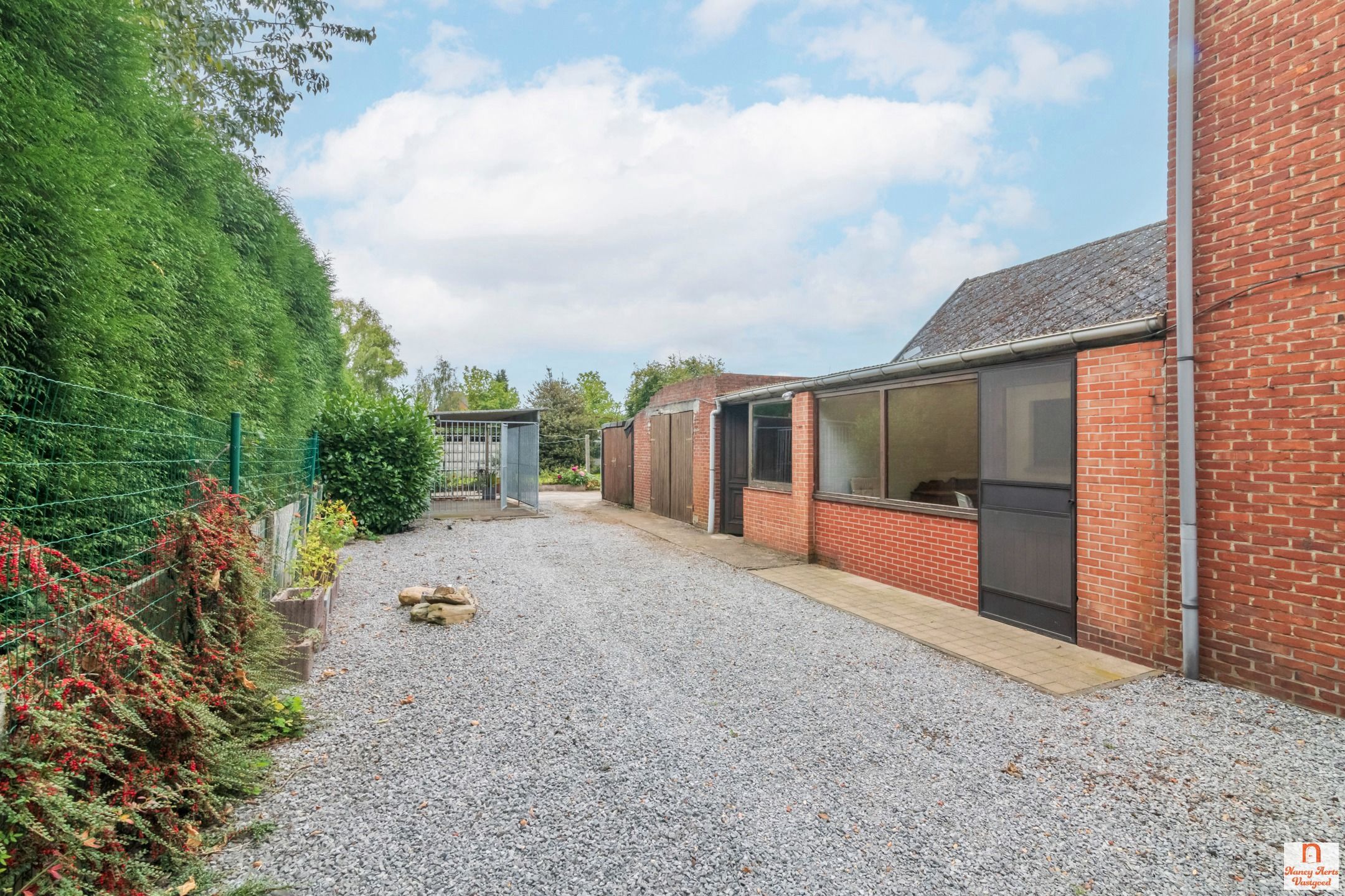 Ruime woning met 4 slaapkamers en uitbreidingsmogelijkheden foto 29