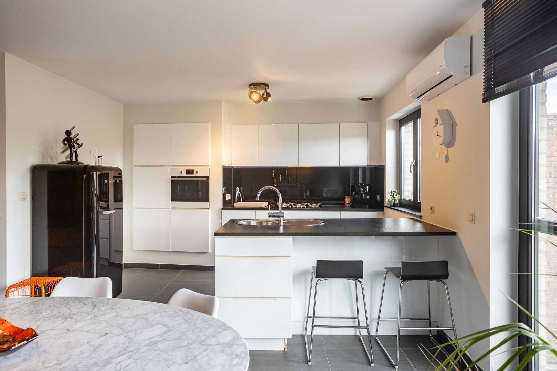 Stijlvolle bel-etage met garage en tuin op een topligging foto 8