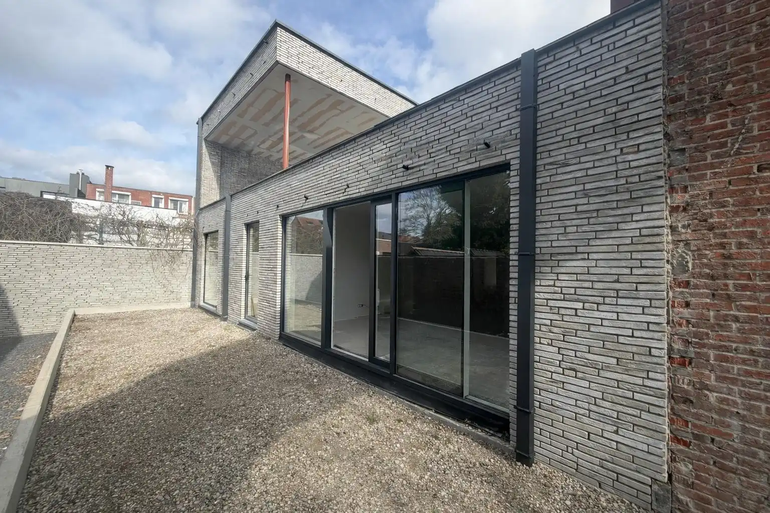 Handelspand te huur in het hartje van Houthalen, de kans voor ondernemers! foto 2