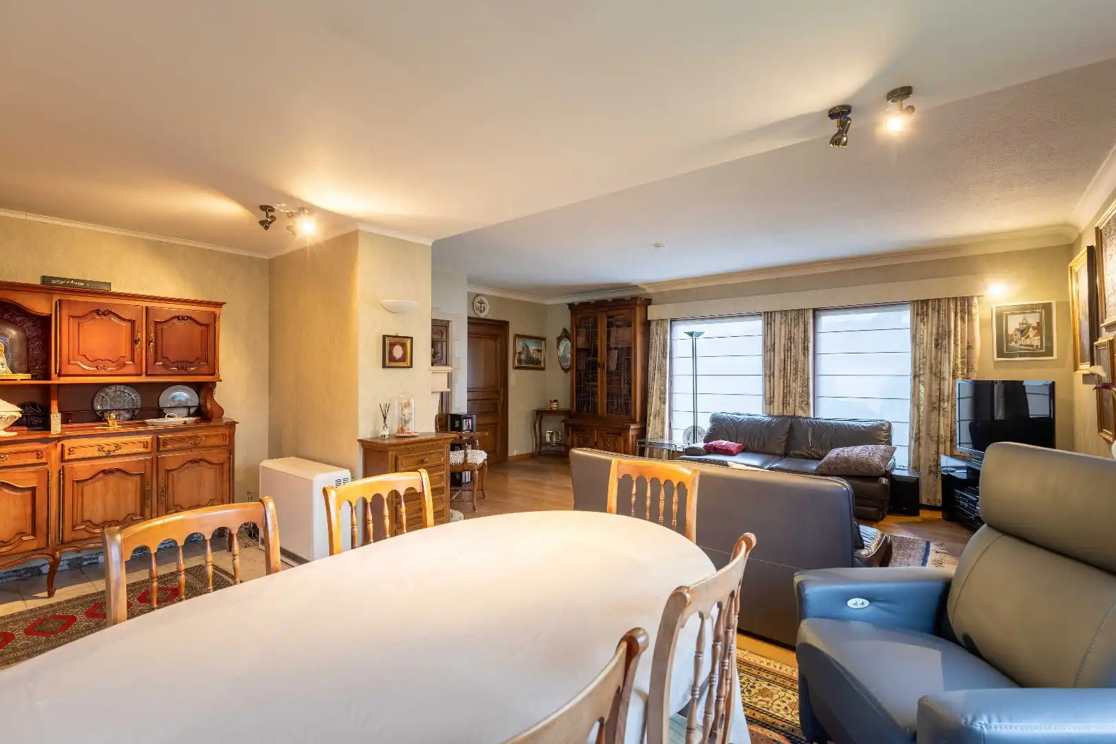 Centraal gelegen bungalow in groene omgeving St-Andries foto 12