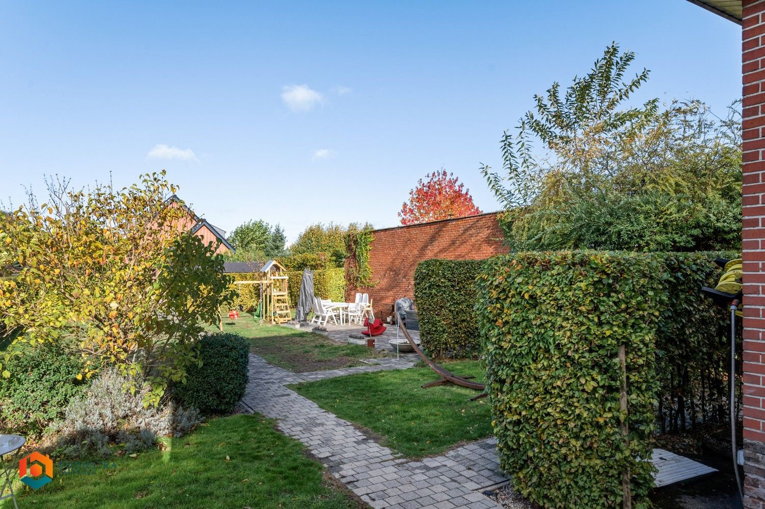 Instapklare woning met 2 slpkrs, tuin, garage en carport te Emblem foto 14