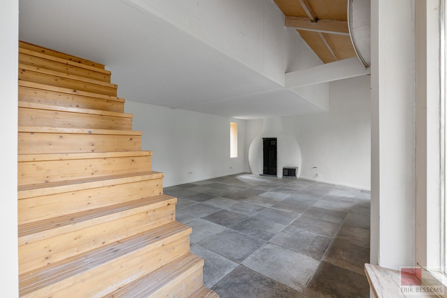 Gedeeltelijk gerenoveerde woning dat kan dienst doen als kangoeroe-woning. foto 7