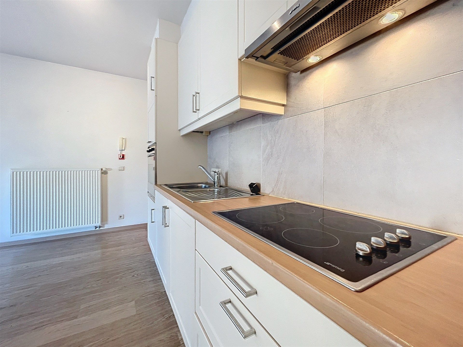 Instapklaar 1slpk appartement met terras en privatieve berging op toplocatie foto 5