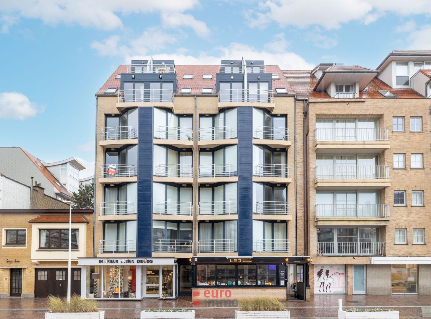 Super gezellig appartement met 1 slaapkamer én zijdelings zeezicht vanop het terras. foto {{pictureIndex}}
