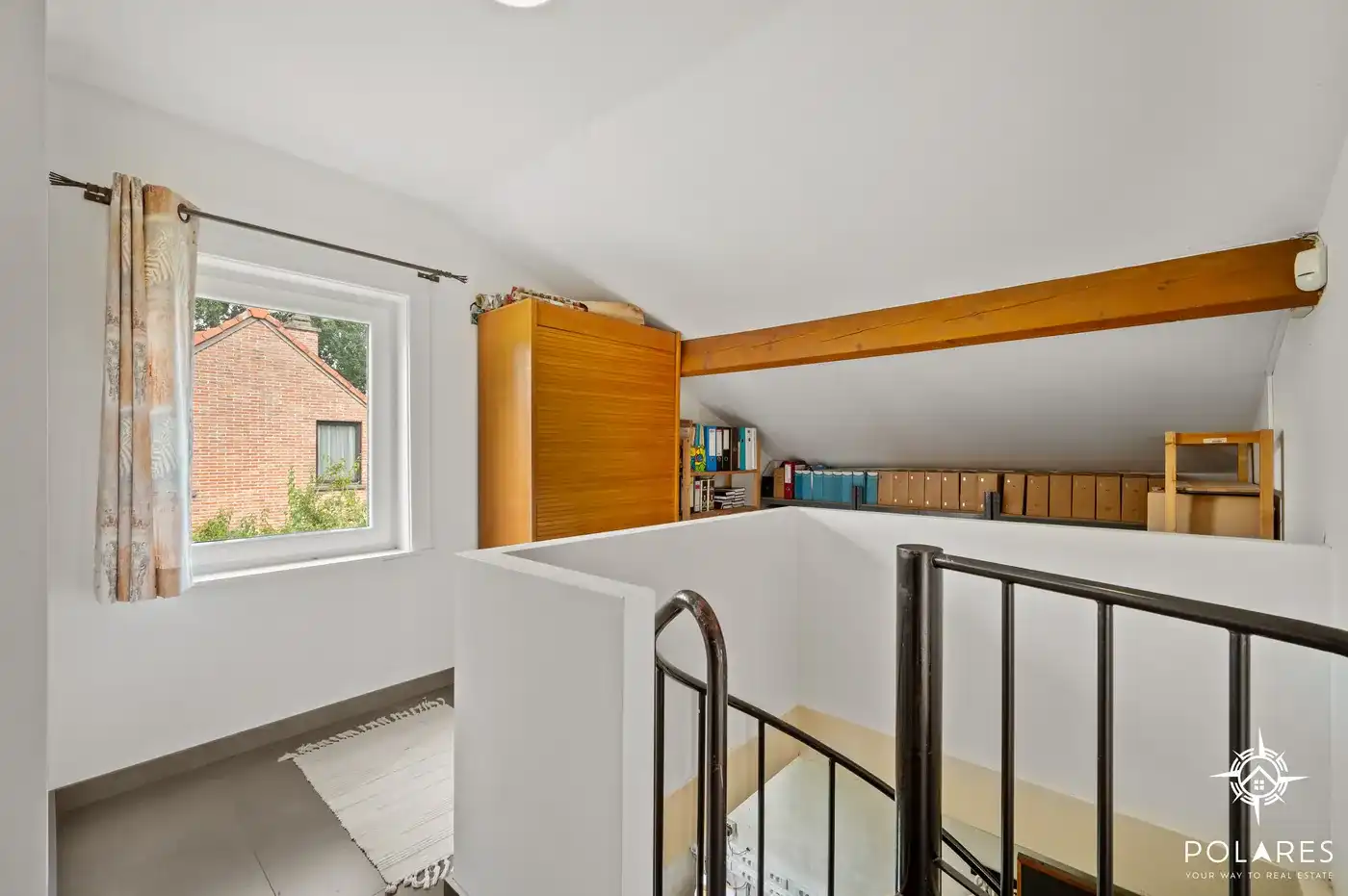 Ruime woning met 4 slaapkamers en mogelijkheden voor thuiskantoor of vrij beroep . foto 15