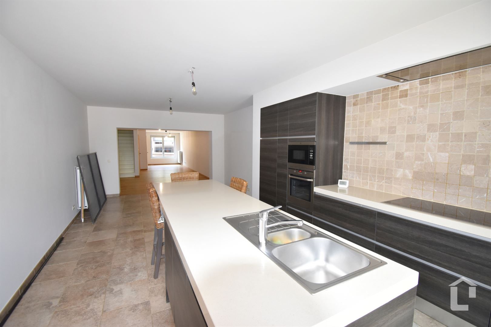 Gezellige rijwoning met tuin in centrum De Pinte foto 3