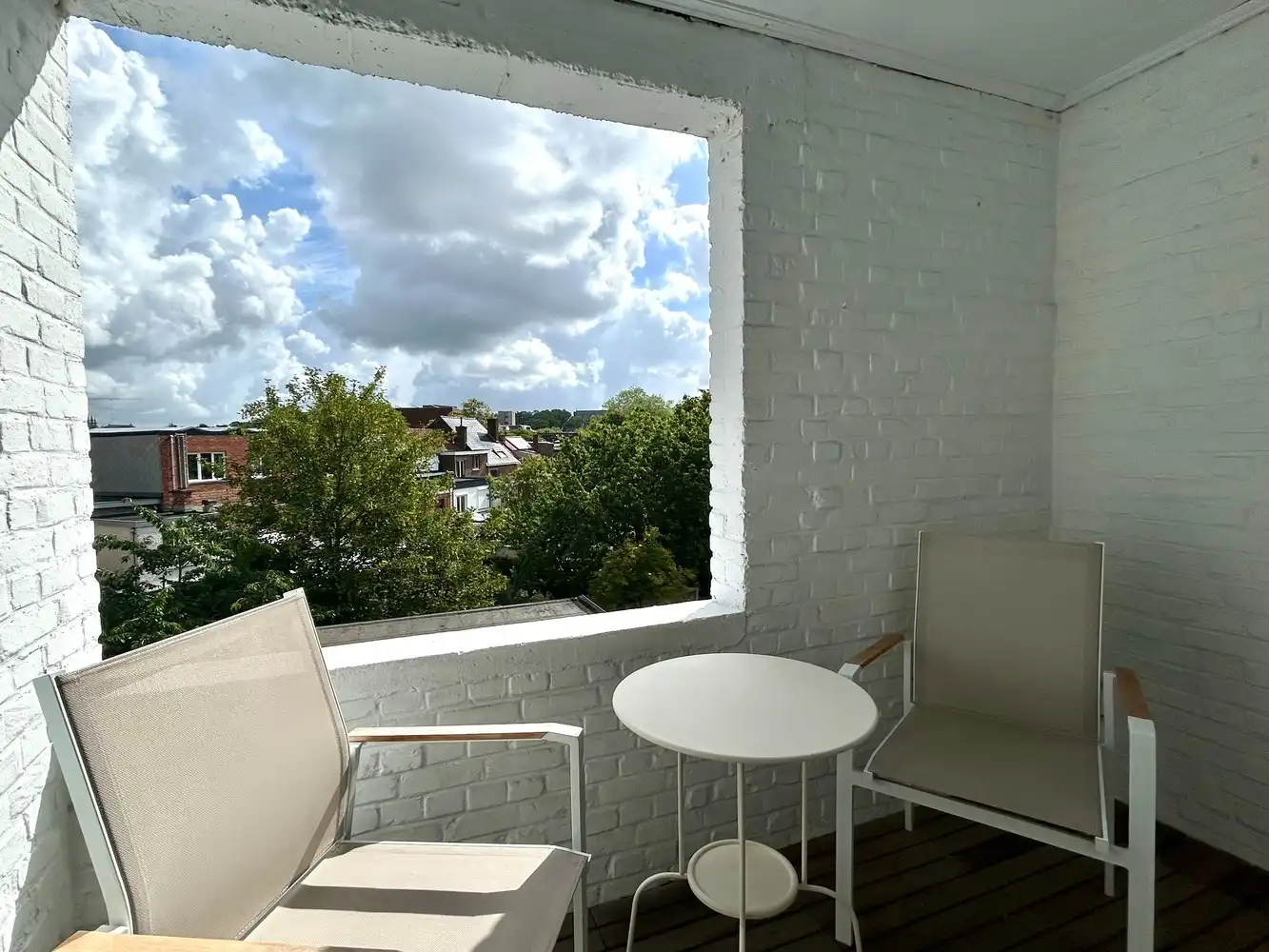 Gemeubeld, lichtrijk appartement op toplocatie te Leuven foto 11