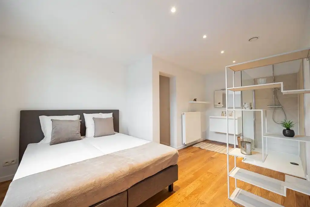 Recent gerenoveerd hoekappartement foto 9