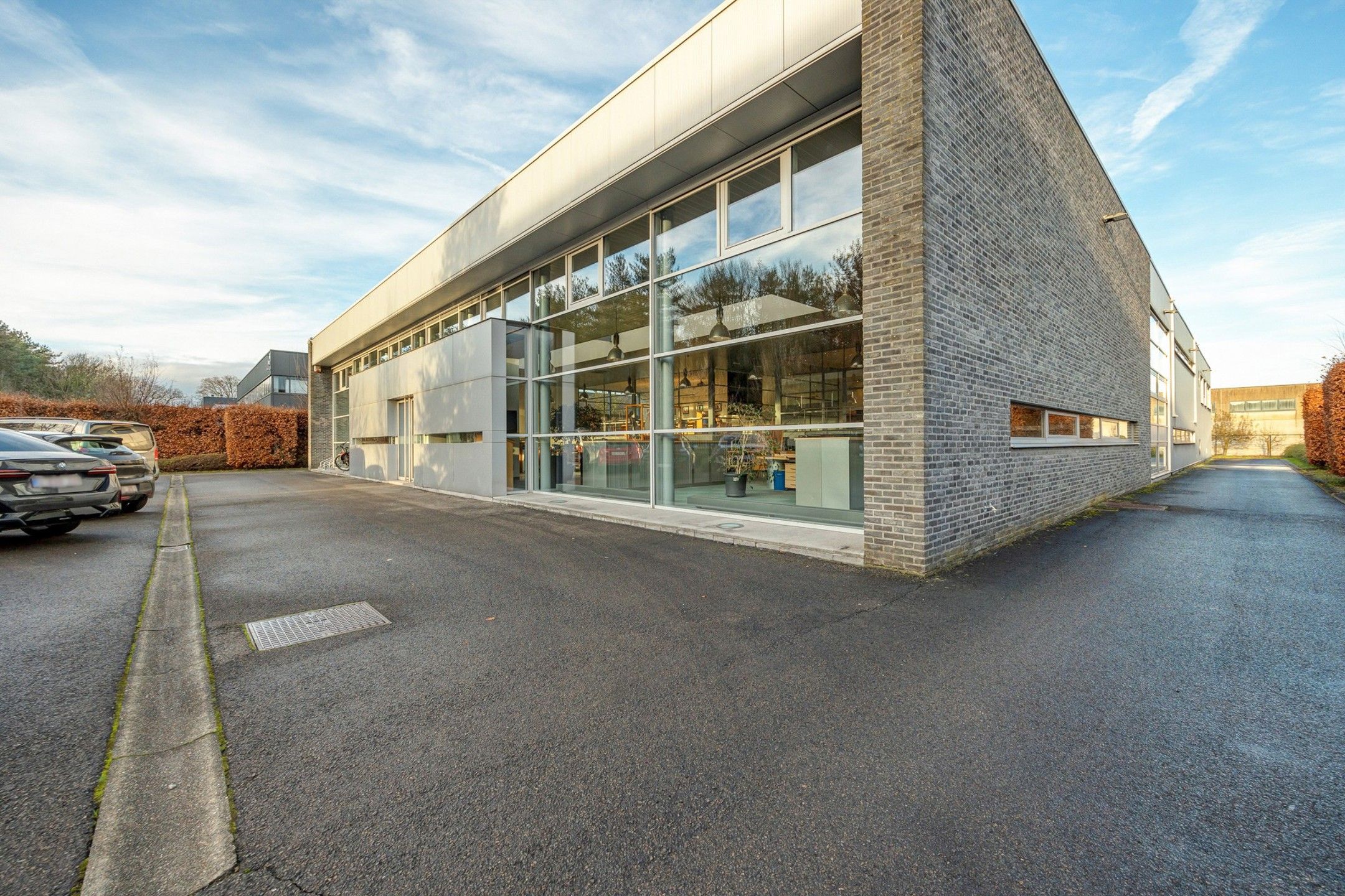 Modern bedrijfsgebouw te koop te Kalmthout  foto 2