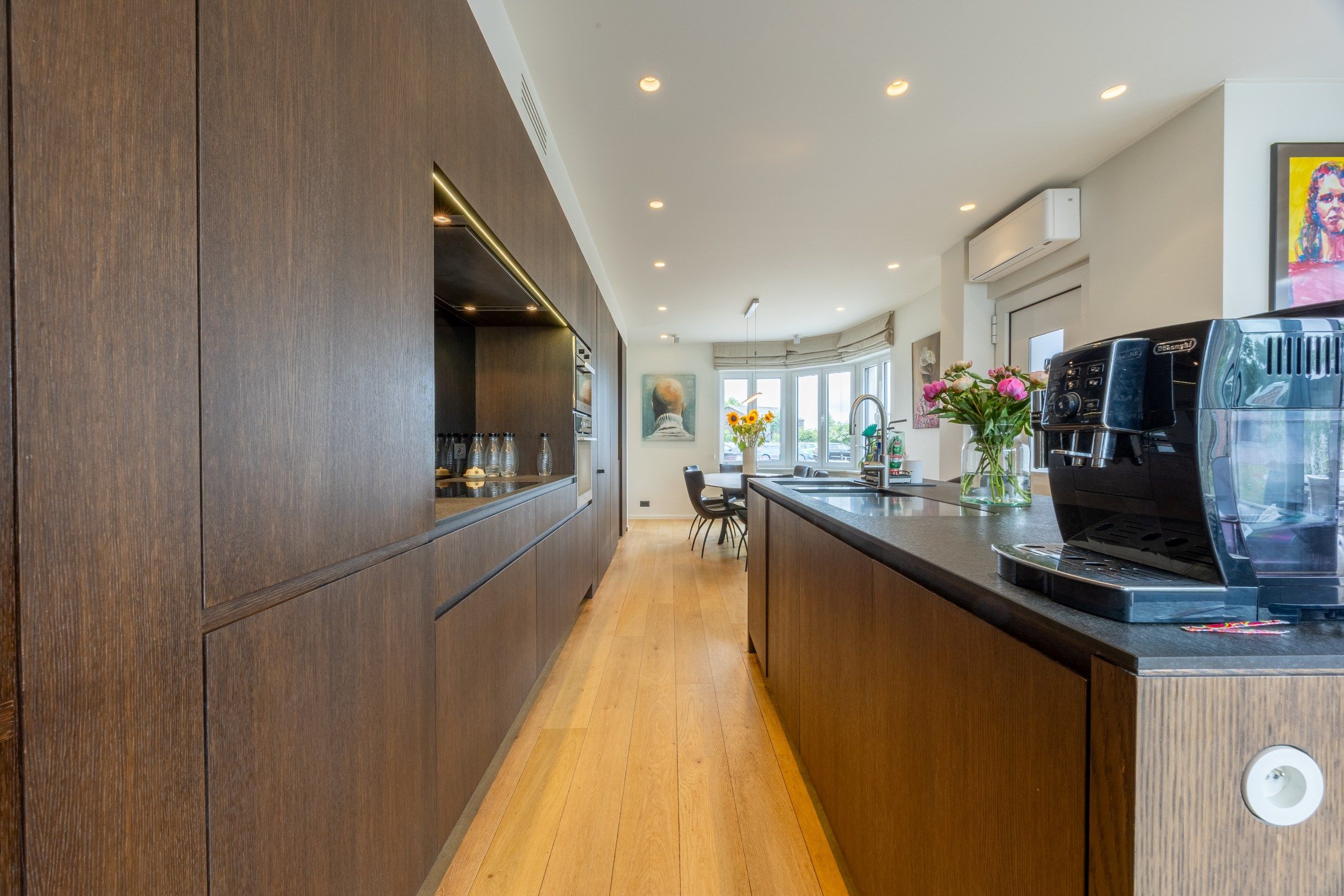 Unieke en recent gerenoveerde woning foto 10