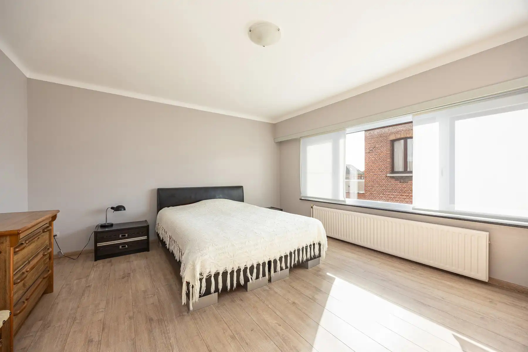 Ruime gezinswoning met 5 slaapkamers op een perceel van 638m². foto 13