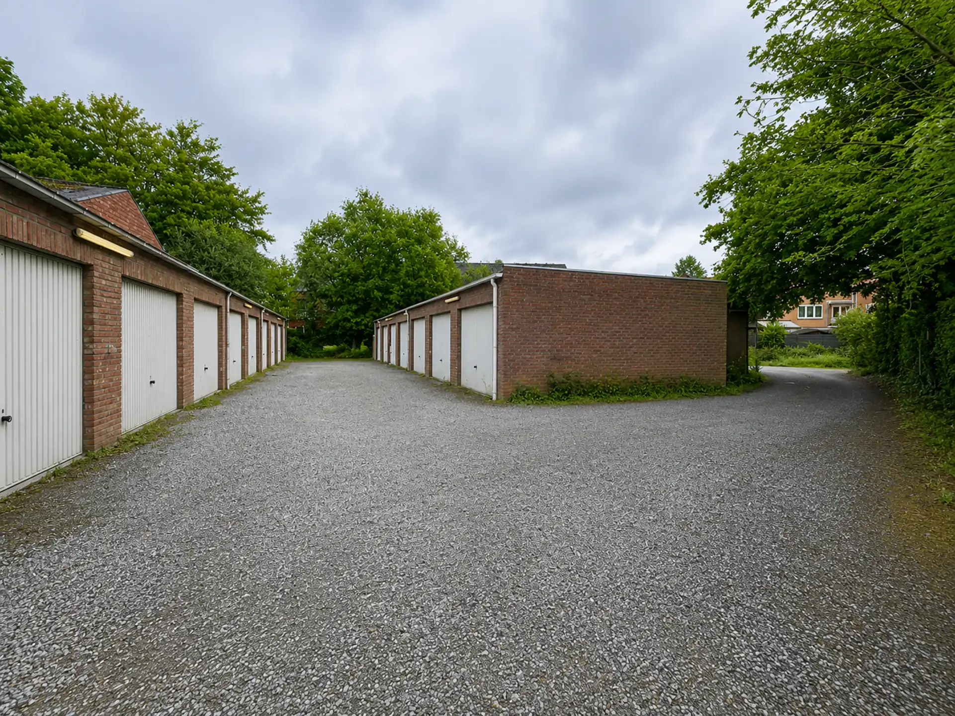 Vlot bereikbare garagebox te huur foto 2