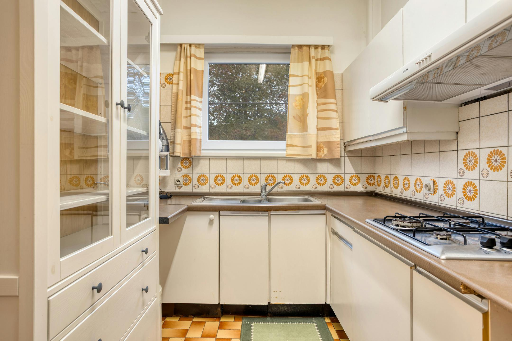 Appartement met 2  a 3slaapkamers en garage te koop in Hoevenen! foto 11