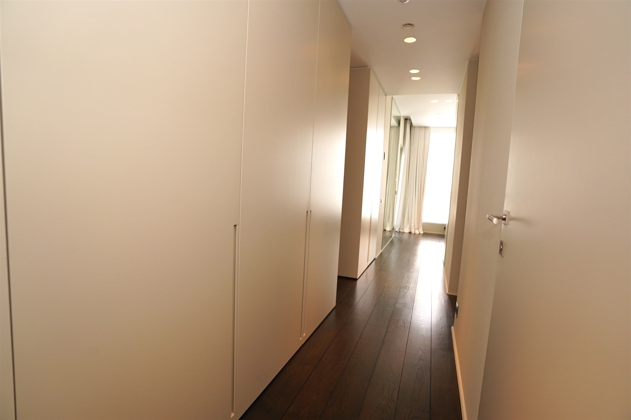 Luxeappartement met frontaal Leiezicht & voorbijglijdende bootjes foto 19