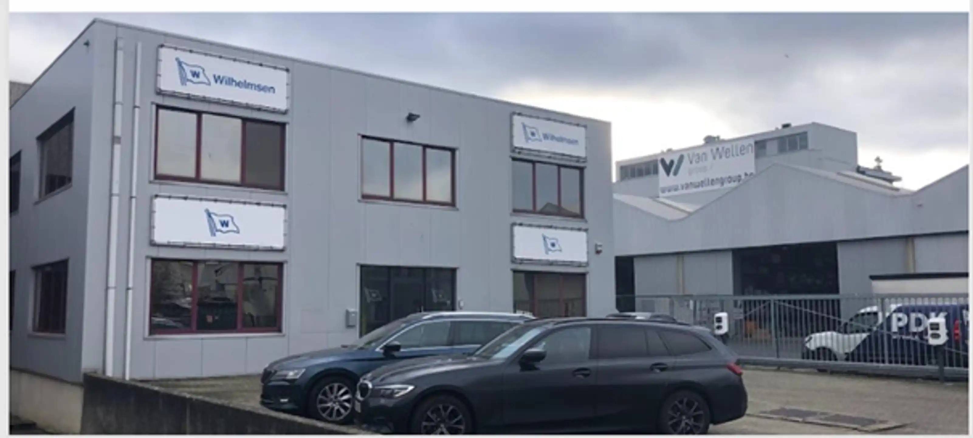 Kantoorruimte in de Haven Antwerpen van 360 m² met parking foto {{pictureIndex}}