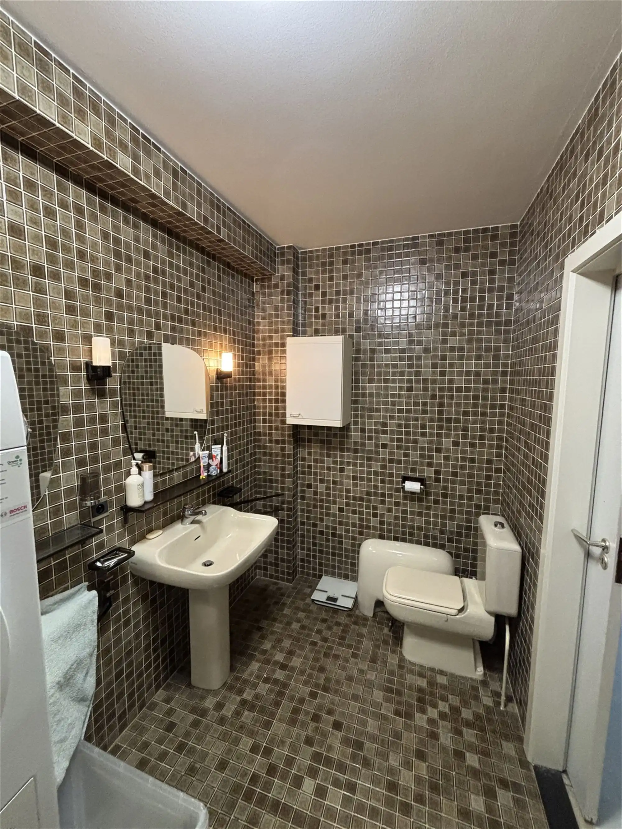 Zeer ruim appartement in centrum Edegem te huur foto 18