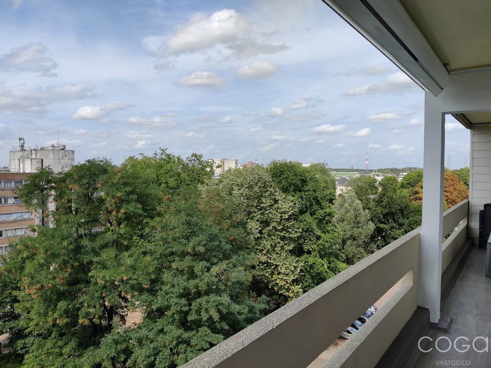 Appartement 2 slpks met zicht op de stad foto 11