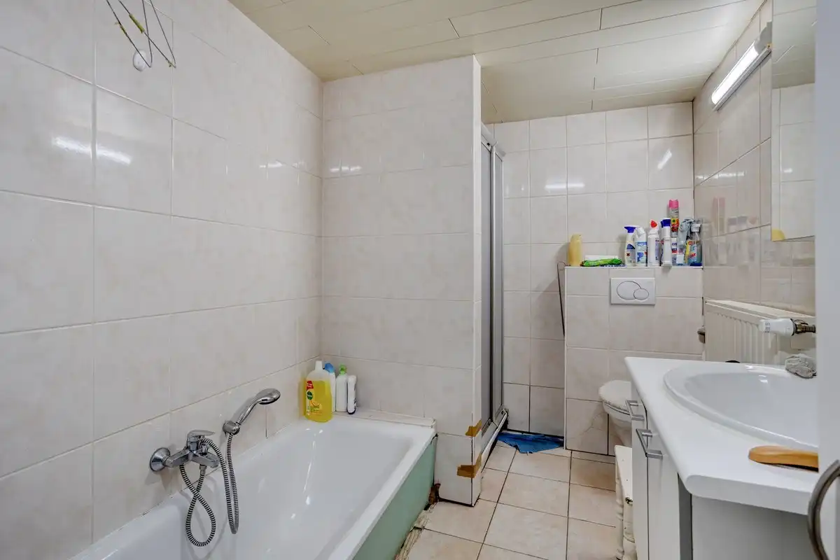 Te renoveren woning en 2 bouwgronden foto 7