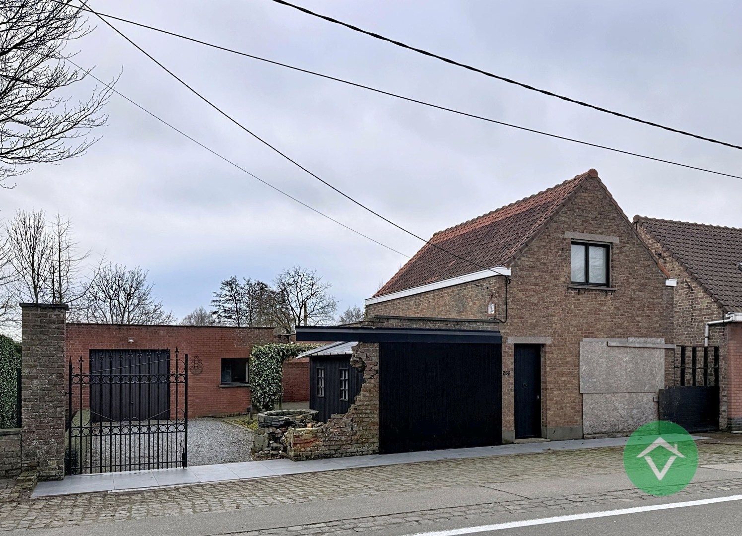 Alleenstaande woning met vele mogelijkheden te Ichtegem  foto 2