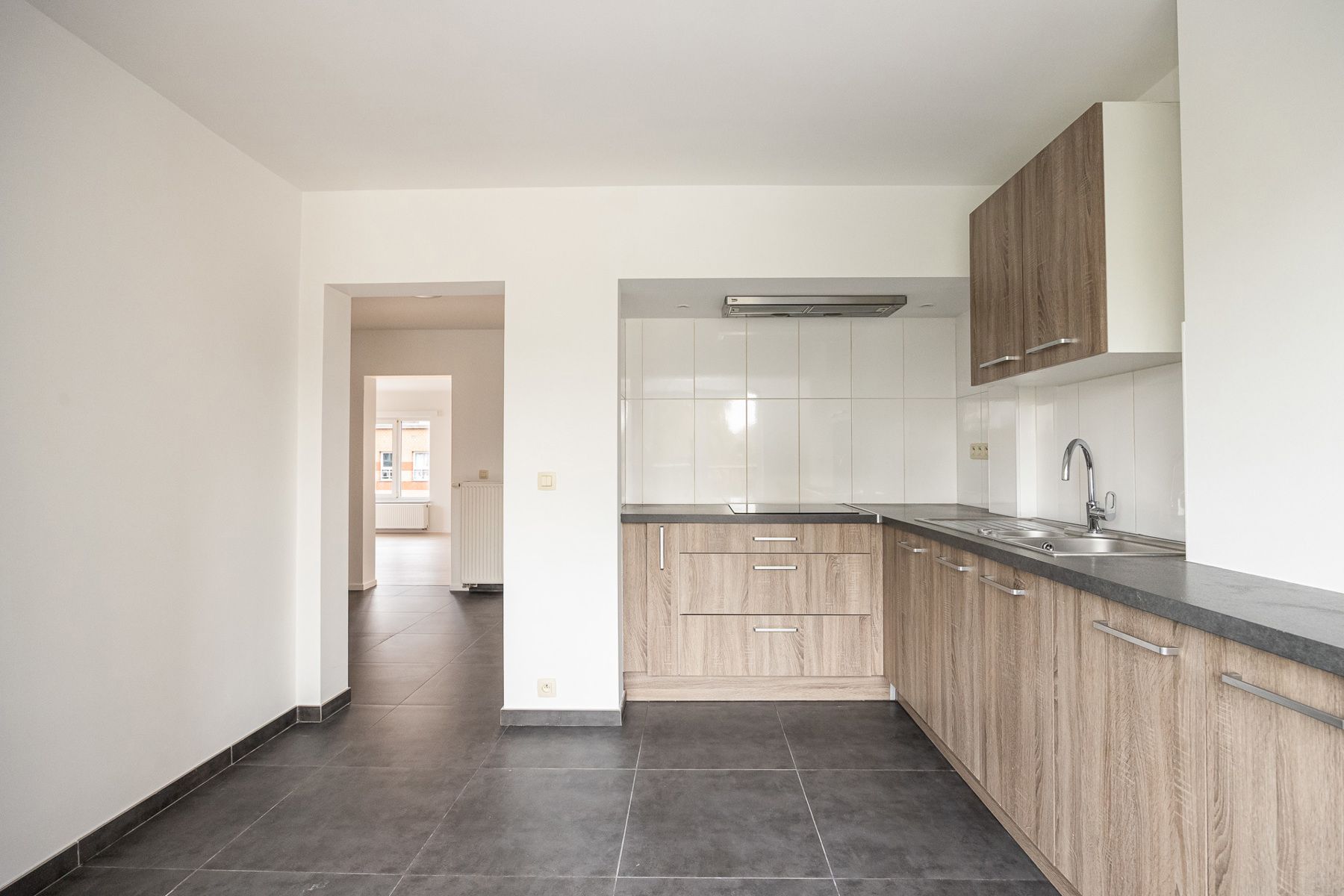 Prachtig duplexappartement met 4 slaapkamers en 2 badkamers! foto 8