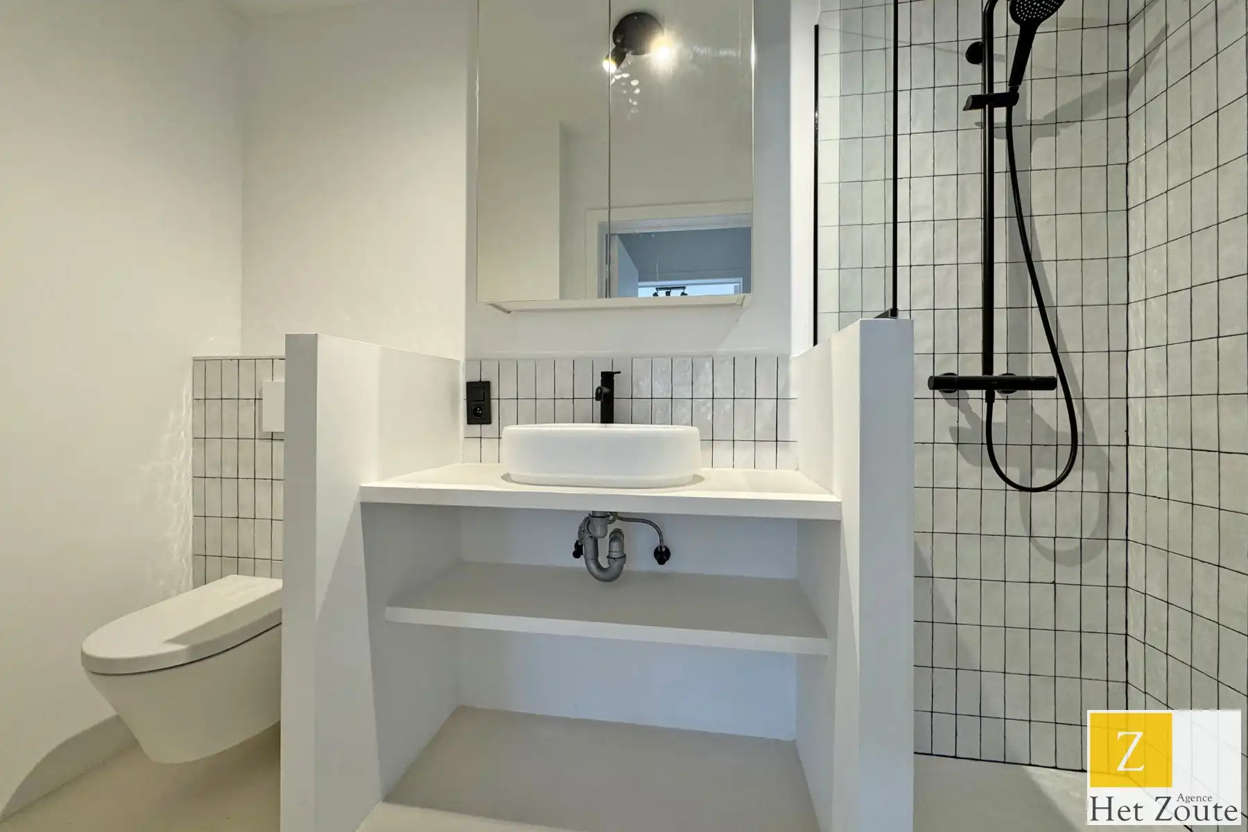 Vernieuwd hoekappartement in residentiële buurt te Knokke foto 9