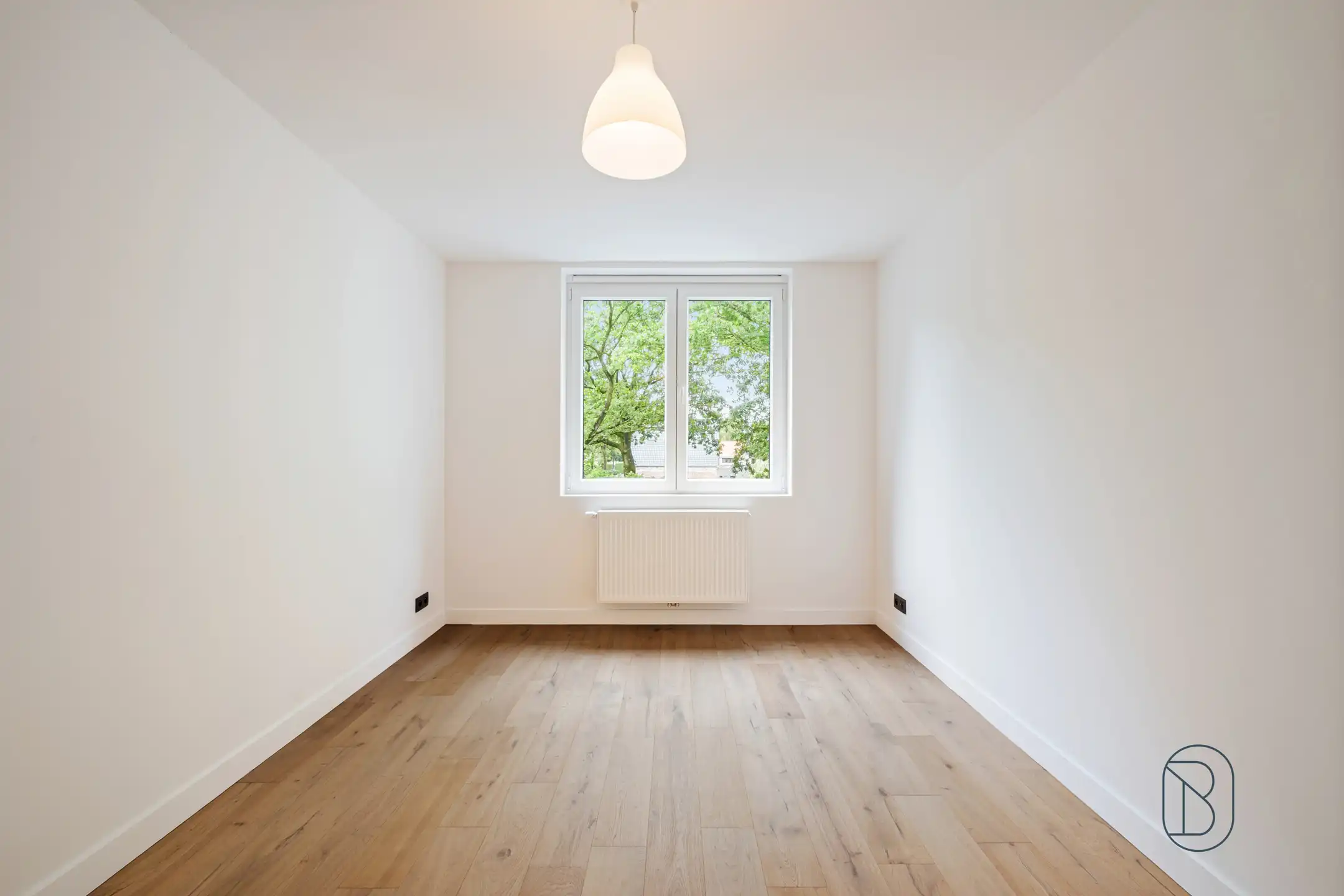 Volledig gerenoveerde woning met 3SLK,2BDK en dubbele garage foto 15