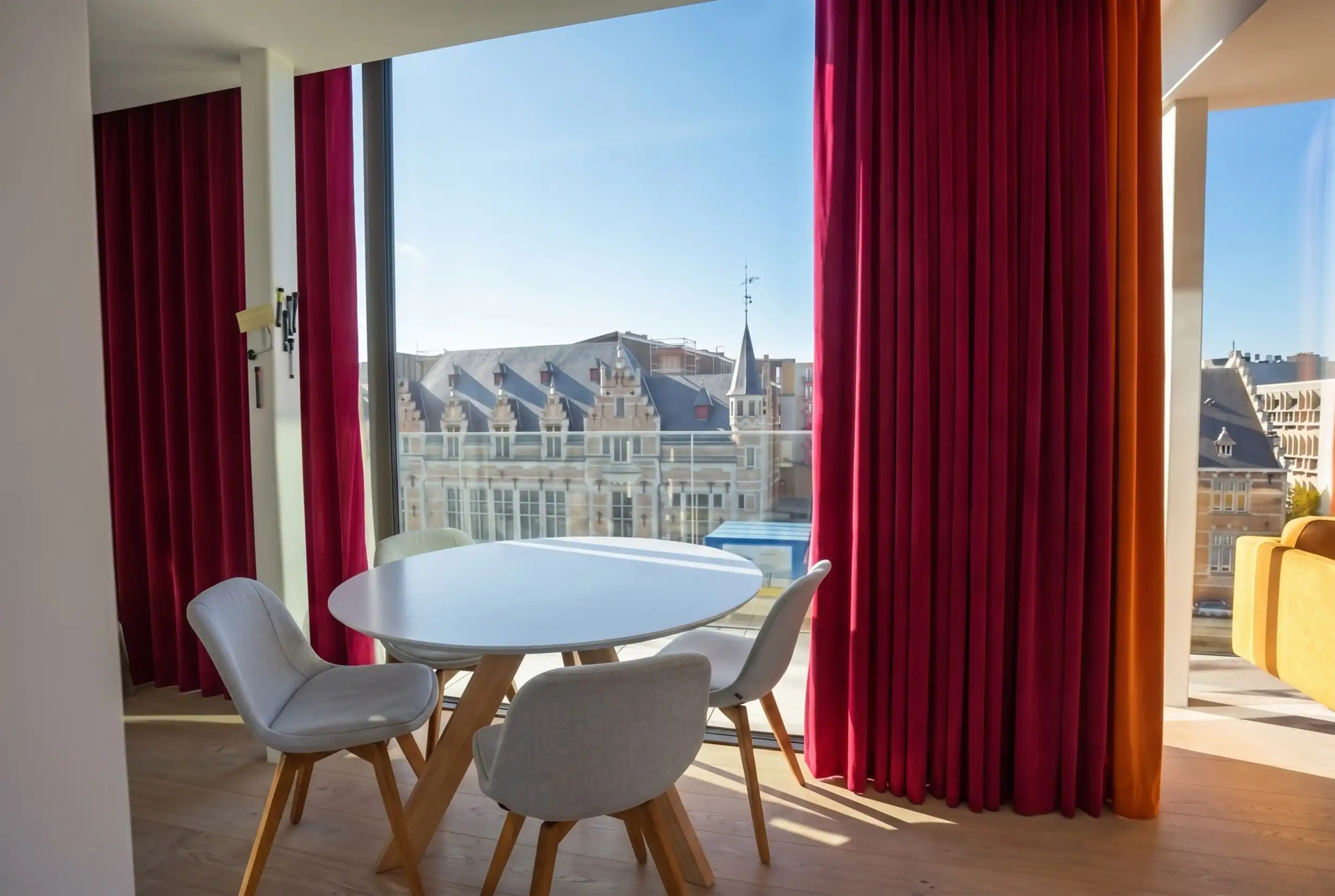 Dak appartement met skylinezicht en groot zonnig terras!  foto 5