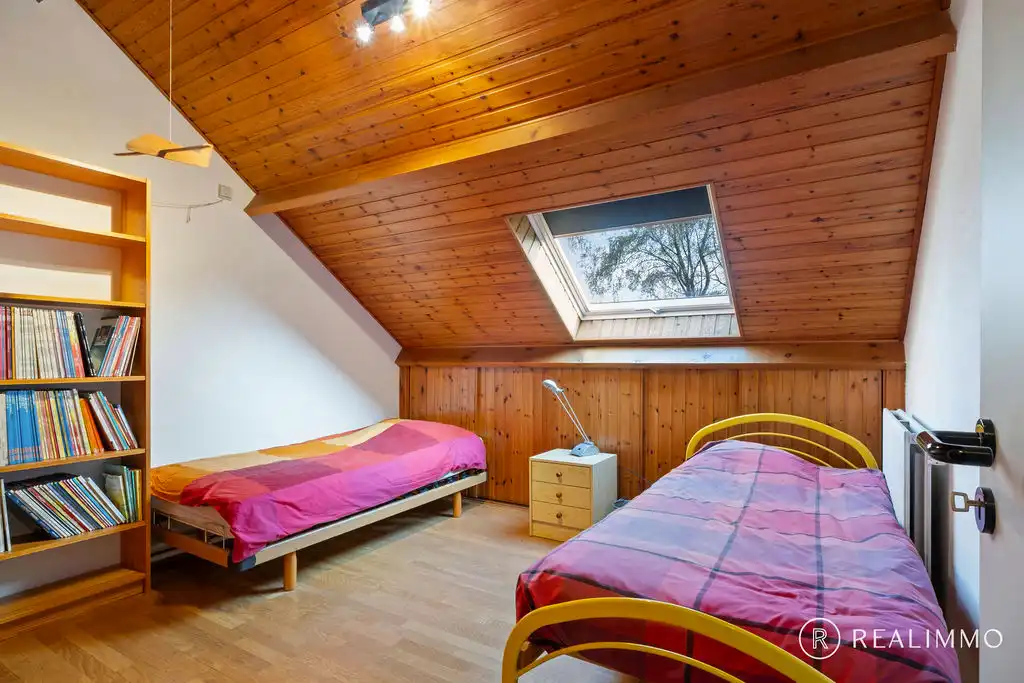 Ruime villa met 4 slaapkamers op ruim perceel met prachtige ligging! foto 19