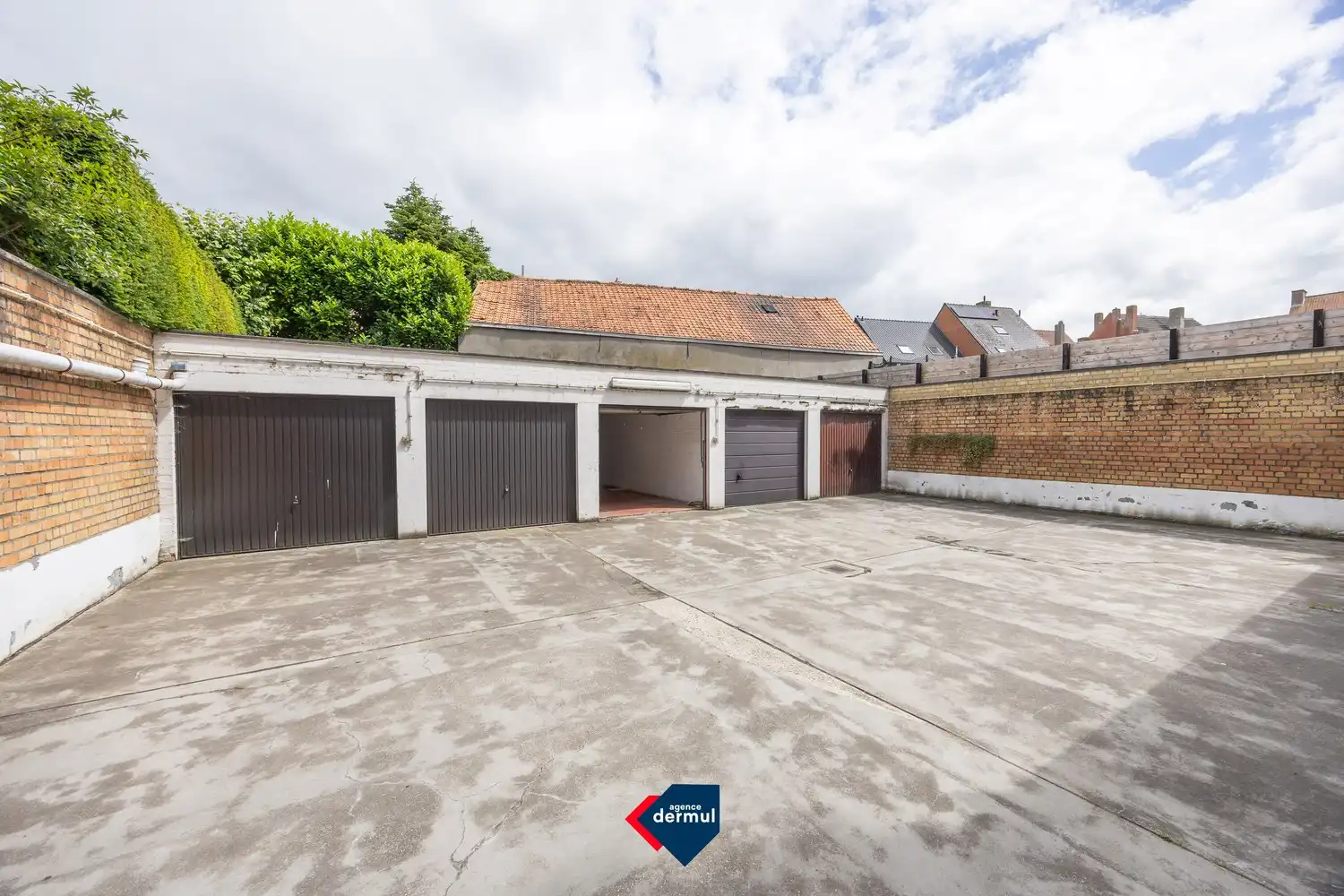 RUIM APPARTEMENT MET GARAGE foto 27