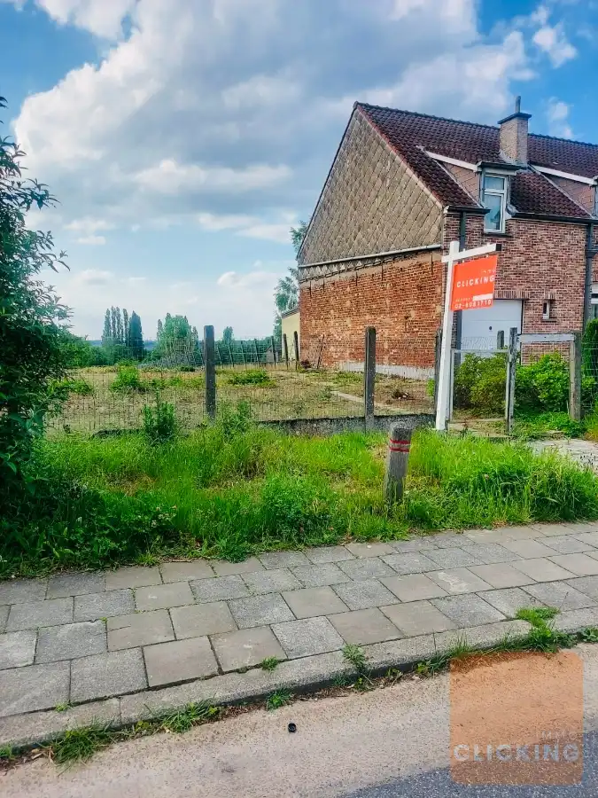 Heel mooi gelegen bouwgrond met uniek dieptezicht foto {{pictureIndex}}
