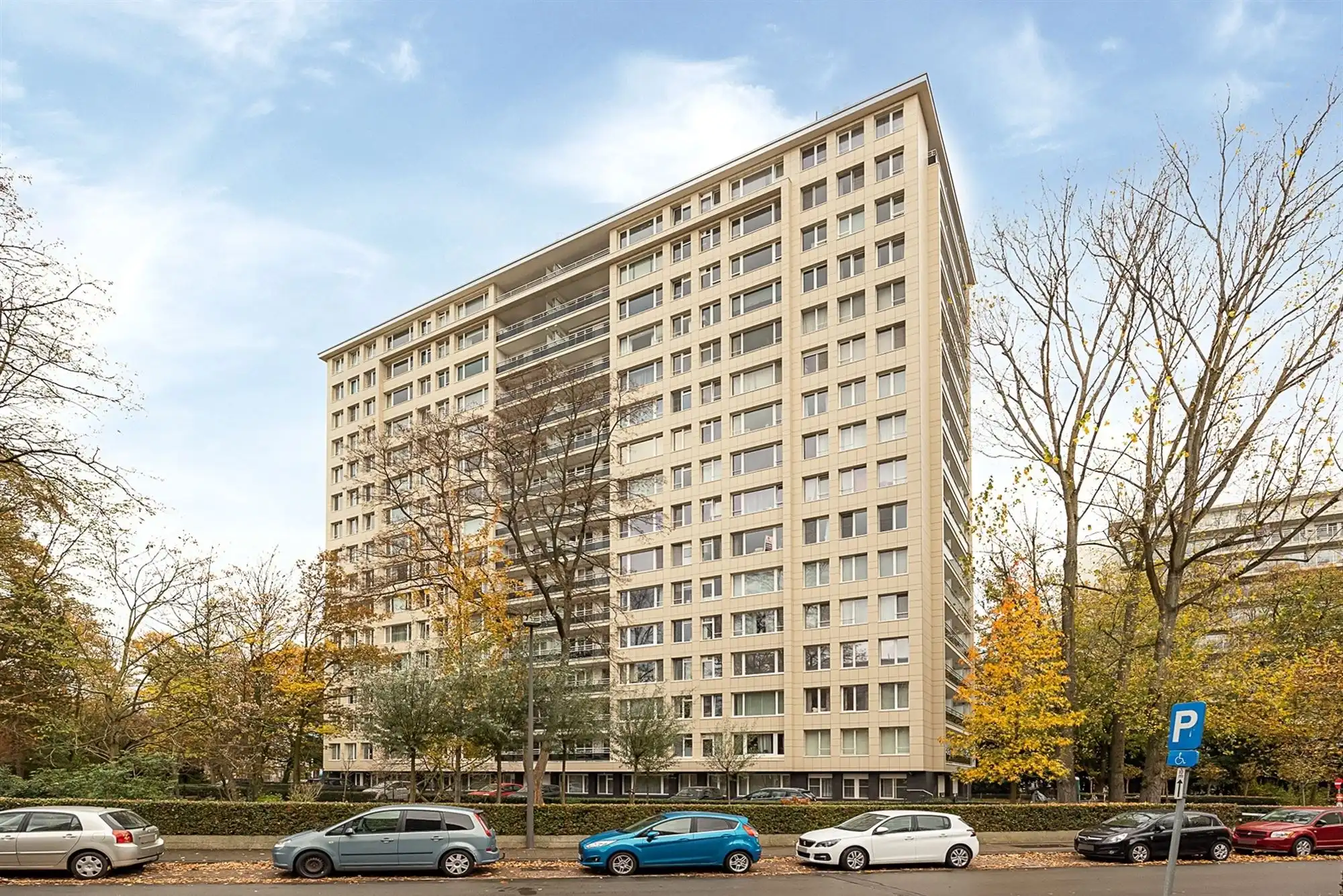 Ruim app. met 3 slpkmrs en 2 terrassen én garage foto 2