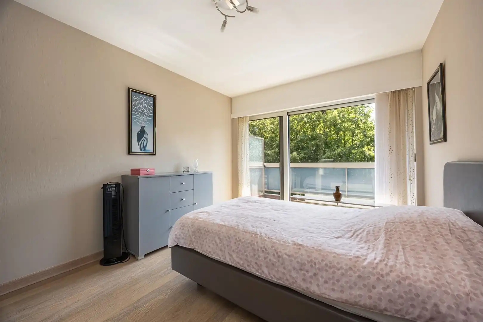 Lichtrijk appartement met terras en groen zicht foto 9