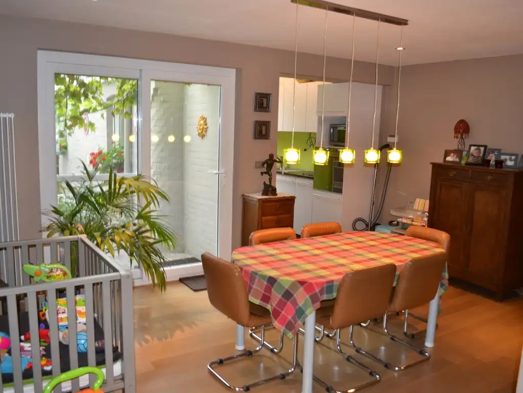 Volledig vernieuwde instapklare rijwoning foto 2