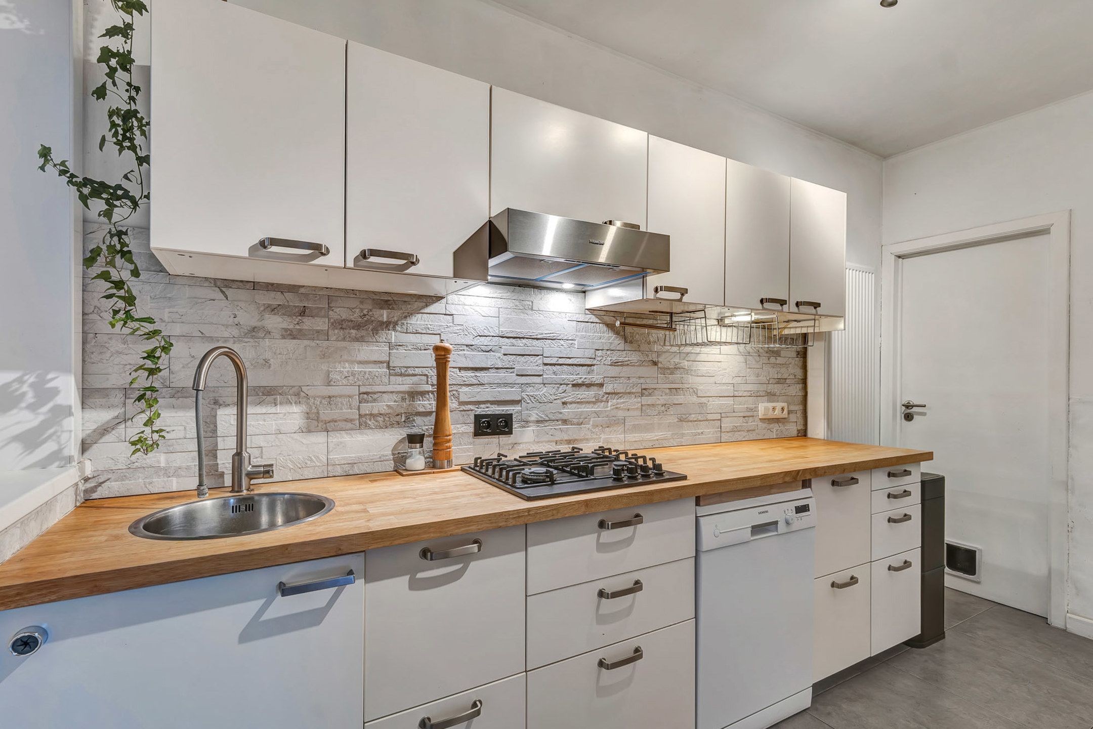 Energiezuinige woning met grote tuin en zonnepanelen foto 13