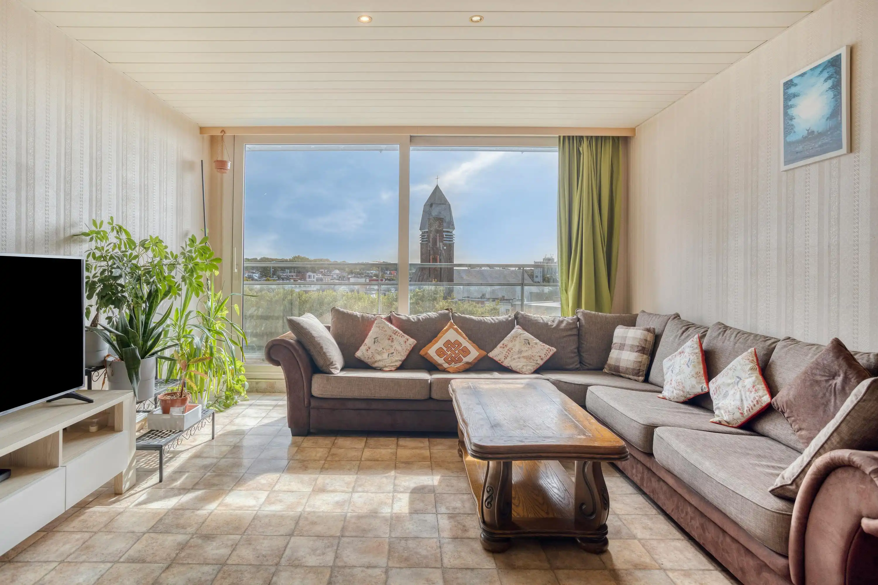 Instapklaar 2-slaapkamerappartement te koop in Berchem foto 2