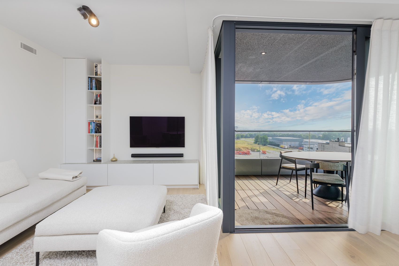 Stijlvol hoekappartement met zeezicht te koop in Oostende foto 4