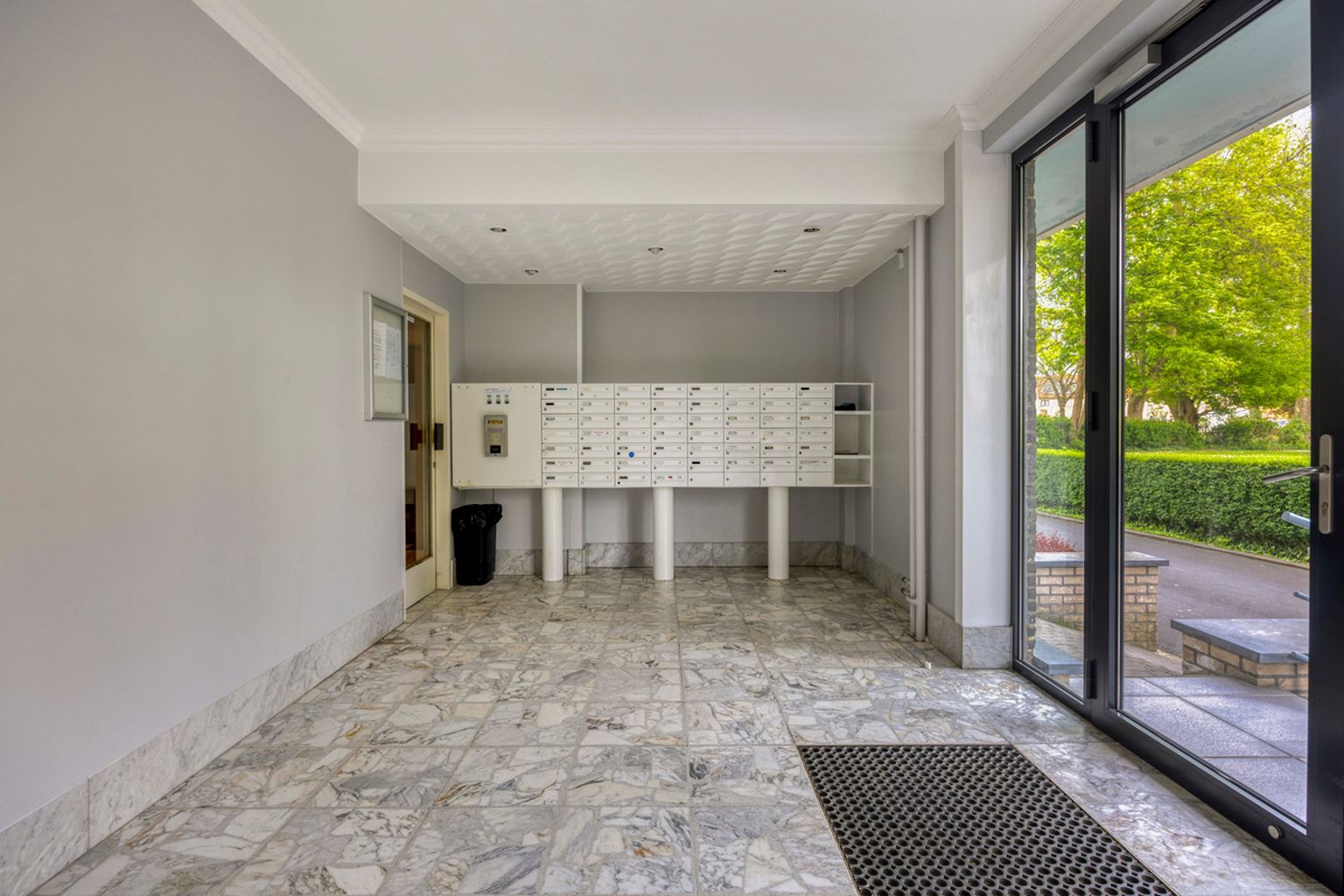 immo DAVID stelt voor: 2 slaapkamerapp met privatieve kelder foto 2