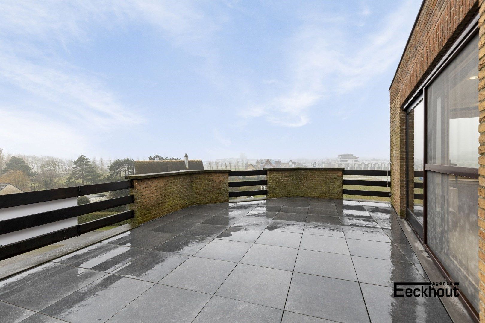 Exclusief duplexappartement met grote terrassen en prachtige zichten én een garagebox! foto 2