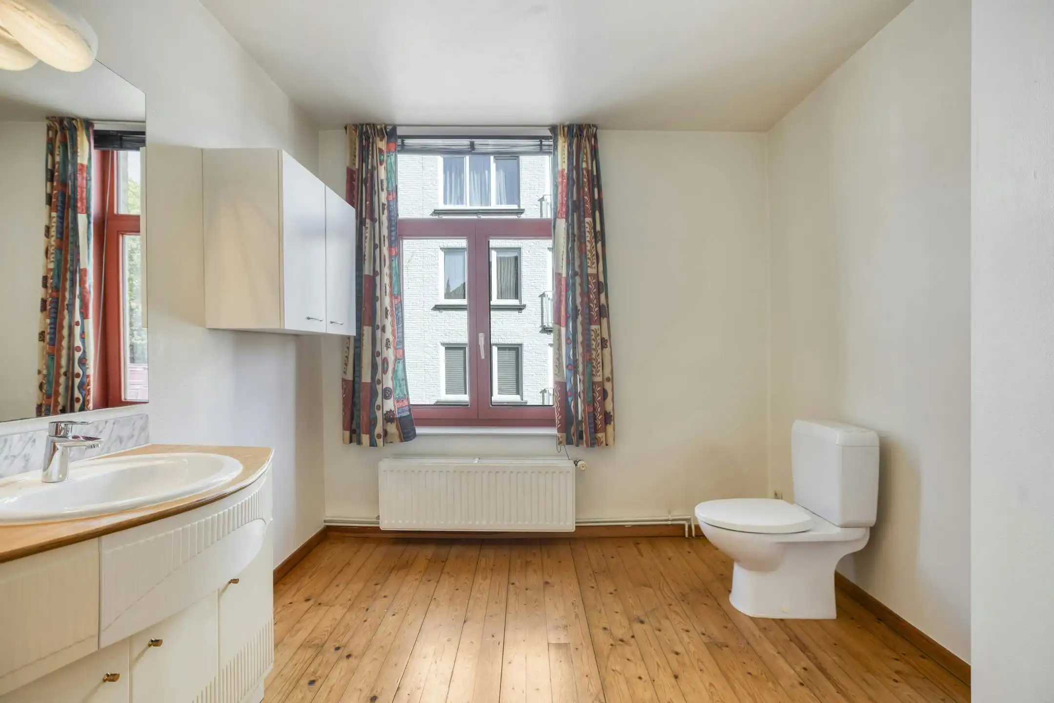 Instapklaar huis te koop in Ieper centrum foto 18