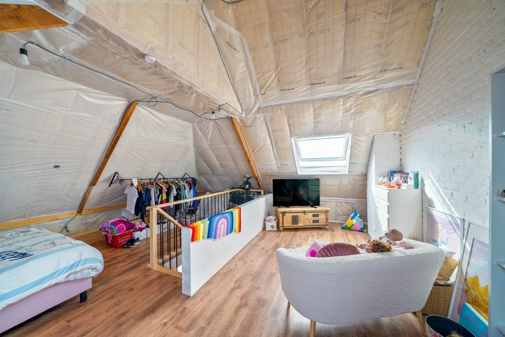 Ruime gerenoveerde "halfopen" -woning met 4 slaapkamers te Oudenburg foto 17