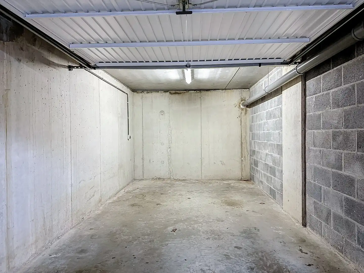 Instapklaar appartement met terras en garagebox! foto 12