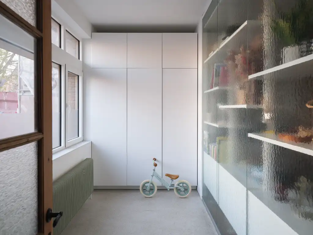 Prachtig gerenoveerde (Volt Architecten) interbellumwoning met vier slaapkamers, twee badkamers en zonnige stadstuin nabij de Bijloke. foto 12