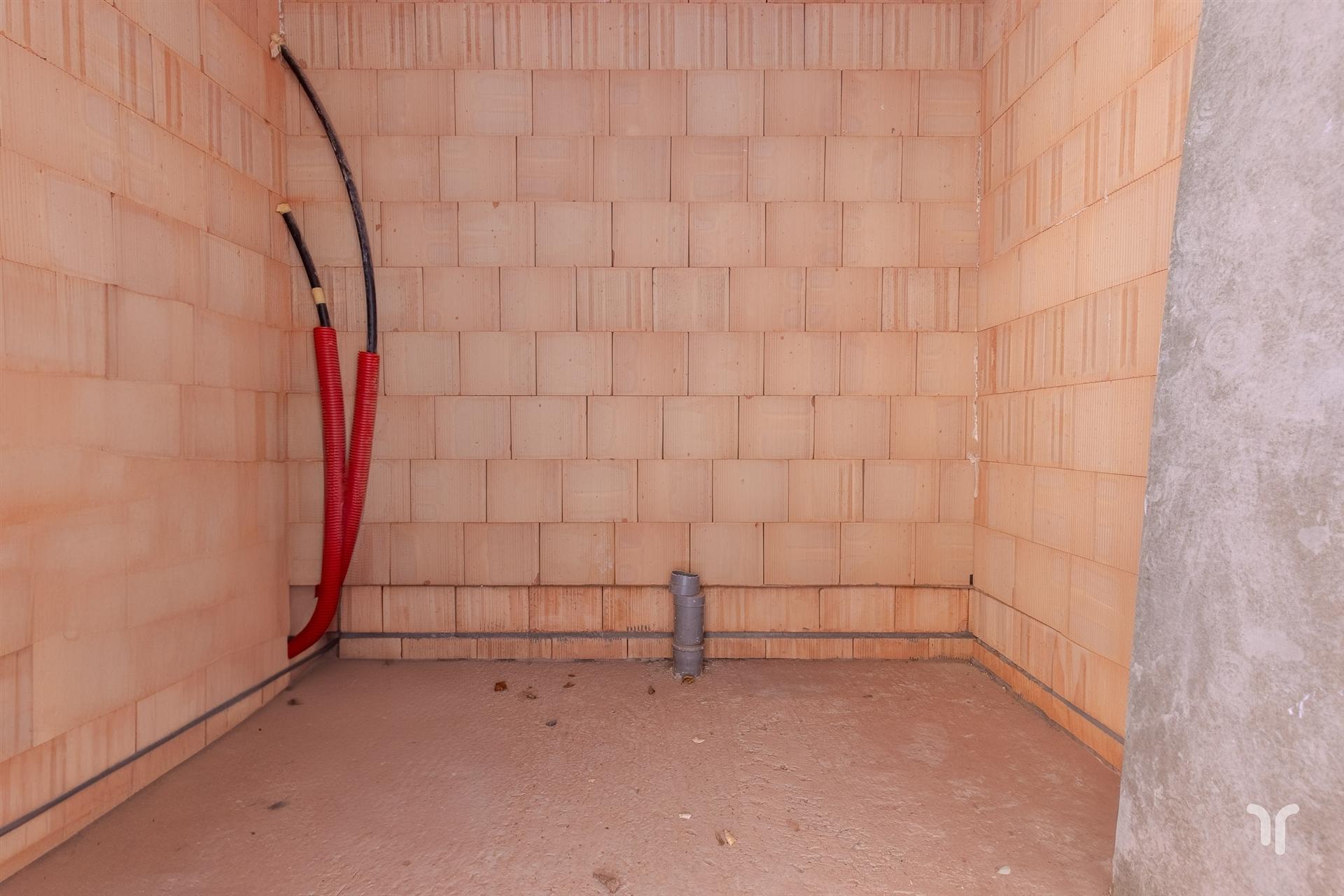 Ruime woning in heropbouw met nieuwe aanbouw. foto 11